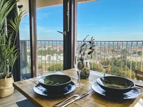 Studio an der Kongresshalle mit Blick über die Stadt in Augsburg, Deutschland