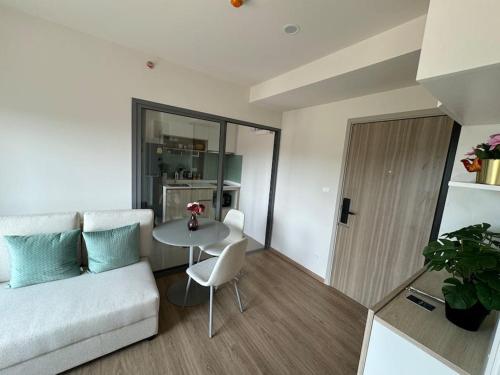 Phyll Phuket - Luxury Resort-Style Comfort, Ban Rangeng (foto 3)