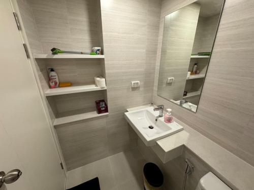 Phyll Phuket - Luxury Resort-Style Comfort, Ban Rangeng (foto 9)