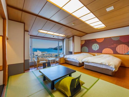 room detail thumbnail 1