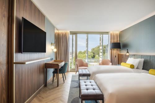 2 twin beds