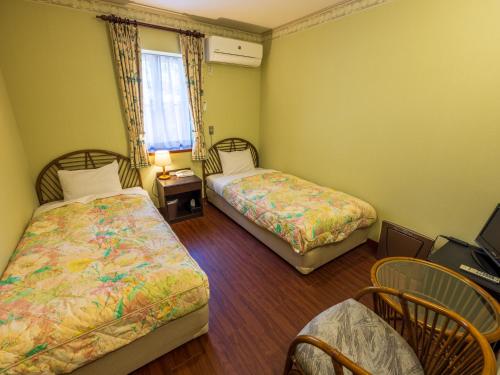 room detail thumbnail 1