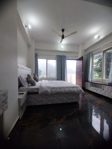 m² 2 magamistuba, 2 privaatset vannituba  kohas Bageshwar
 (Nileshwar HomeStay) in Bageshwar
