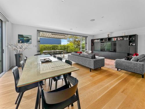 Orakei Oasis l Quality 3 Bed House inc Views, Auckland (zdjęcie 4)