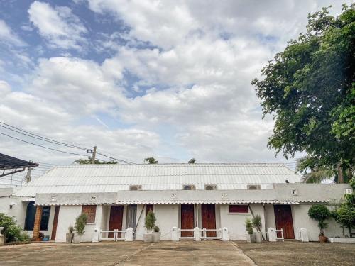 Exterior view, The Sun House อุทัยธานี in Uthai Thani