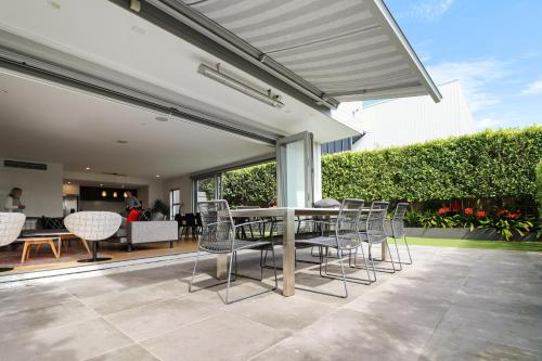 Orakei Oasis l Quality 3 Bed House inc Views in 奧拉基