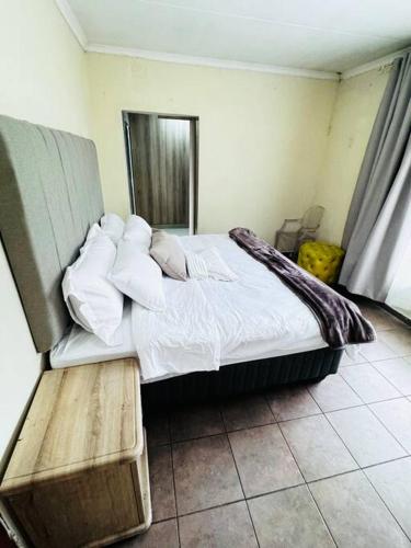 Grey shade Grey shade