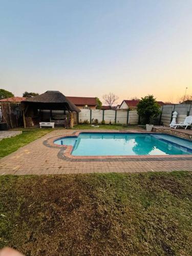 Grey shade Grey shade