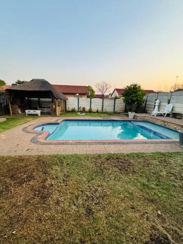 Grey shade Grey shade