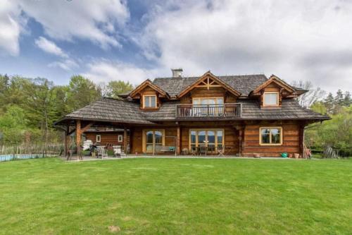 Holzvilla Nähe Krakau (Holzvilla Nahe Krakau) in 克日茲華克茲卡