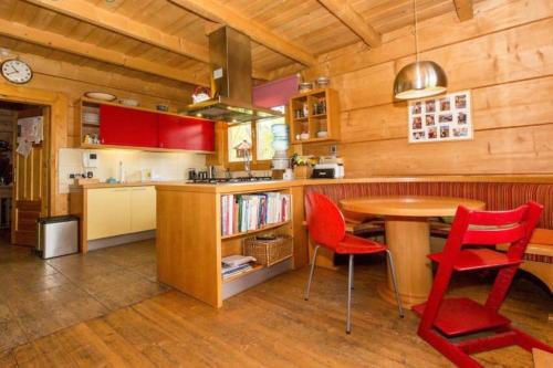 Holzvilla Nähe Krakau (Holzvilla Nahe Krakau) in 克日茲華克茲卡