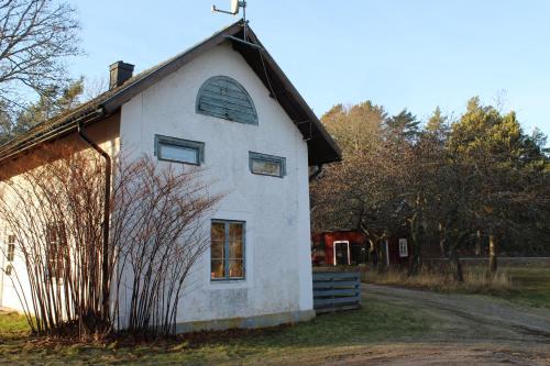 Lilla Sandereds Gård - image 8