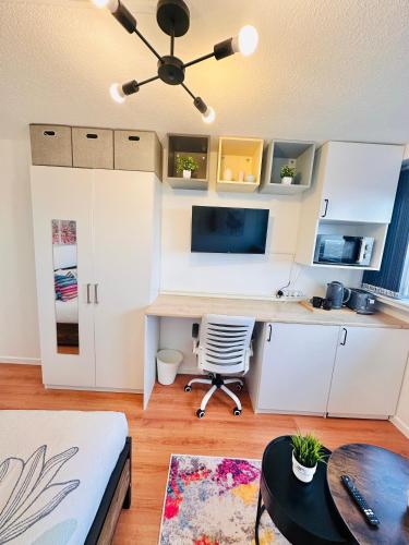 B - Newley Renovated Private Self-Contained Room in a Shared Apartment in Birmingham City Centre, Birmingham (foto 4)