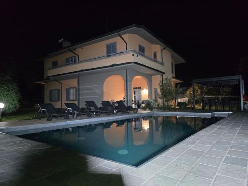 Villa 1 - Tap to explore photos