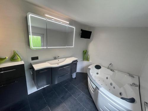 جاكوزي, Ferienhaus Heideperle in Fassberg