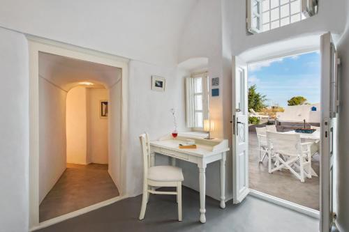 White Cave Private Villa - image 7