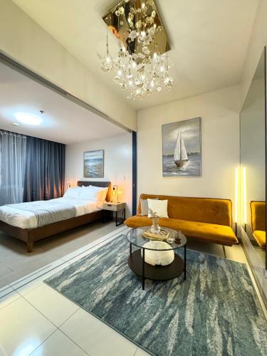 Rustic Elegance New One Bedroom One Uptown Free parking, Manila