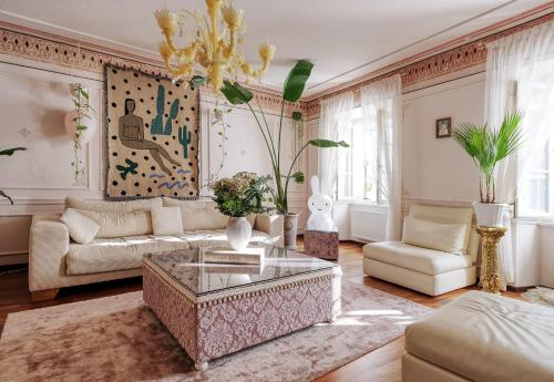 Mondo Diverso by KOT SEN Rare Hand-Painted Residence, Lublaň