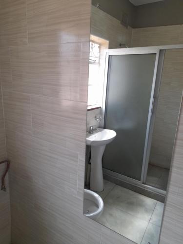 Kamar Mandi, Fife Avenue Guest House in Harare