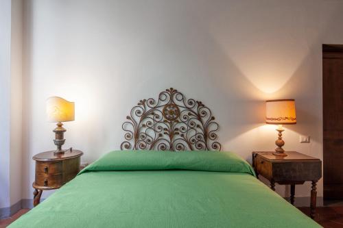 Aurora Renaissance Suite, palace from 1400, AC bedrooom, near to Uffizzi, pivot location, walking distance from everything