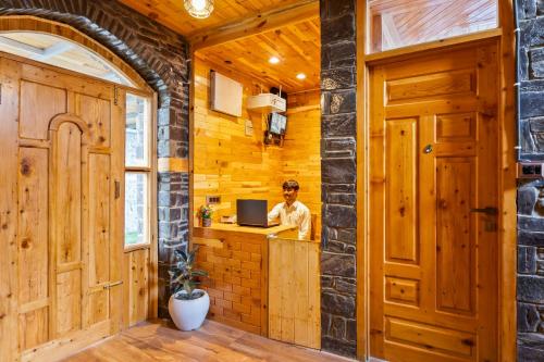 Lobby, Kathkuni By Jomotel - A Pure Veg Boutique Stay in Kufri