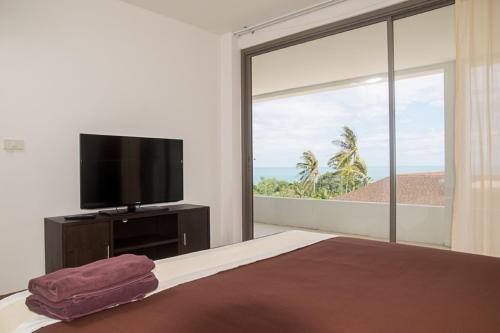 Superior One-Bedroom Apartment image 5