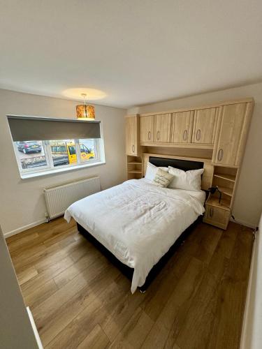 Florina s House 4 Bedrooms Villa in Rugeley
