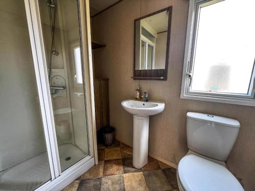 Brilliant 8 Berth Caravan At Reighton Sands Holiday Park, Haven Ref 61053Rc Brilliant 8 Berth Caravan At Reighton Sands Holiday Park, Haven Ref 61053Rc