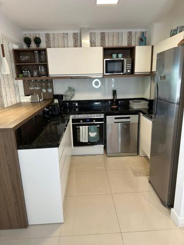 One-Bedroom Apartment image 2