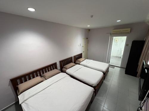 Superior Quadruple Room image 2
