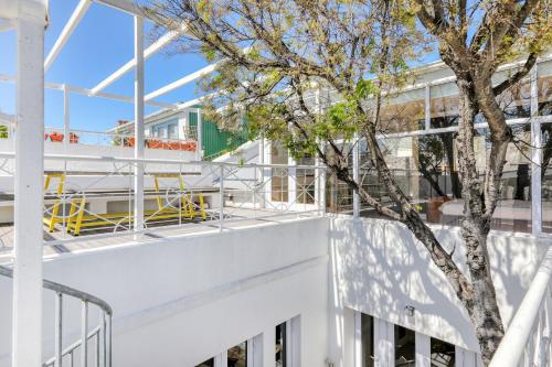 Solar-Power Green Point Village Retreat - main image