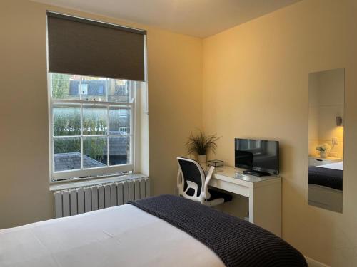 Grays Inn Road - Room 3, London