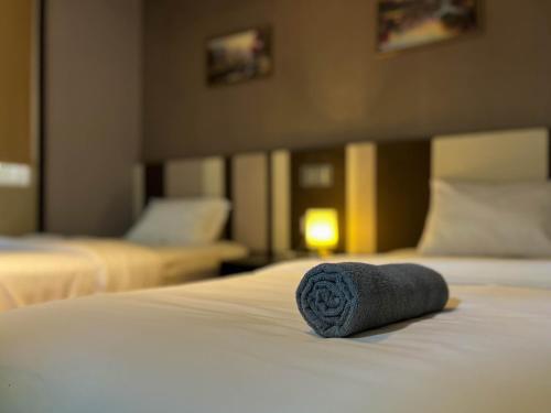 Maritime Suites Duplex in Karpal Singh with Netflix & Free WiFi