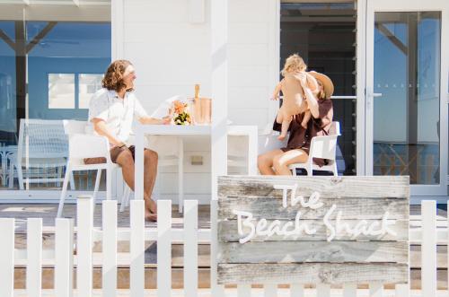 The Beach Shack on Wanda - Waterfront Coastal Chic in Port Stephens