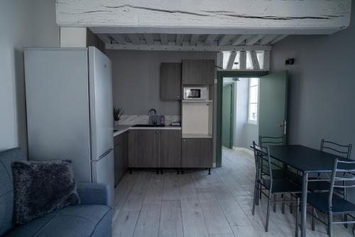 廚房, L'ORLÉANAIS 1 - Appartement Spacieux Centre Ville (L'ORLEANAIS 1 - Appartement Spacieux Centre Ville) in 勃根地