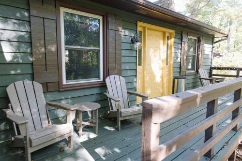 The Nutty Nook in Hopkins Spring, USA