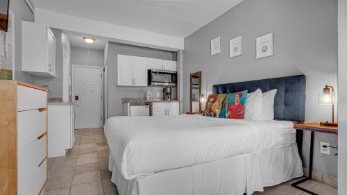 Frida Kahlo Studio South Beach Hideaway for Two in Miami Beach, USA