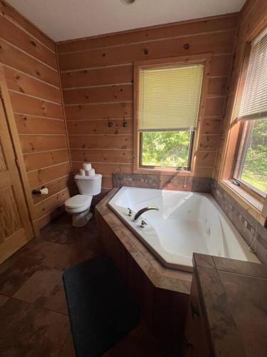 Welcome to Bear's Den Lodge - main image