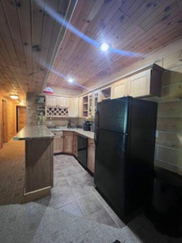 Welcome to Bear's Den Lodge - image 8