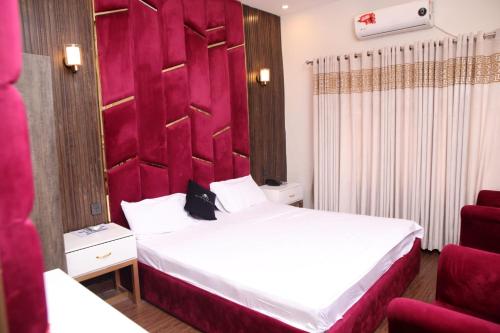 Elite Elegance Inn Isb – Islamabad, OH