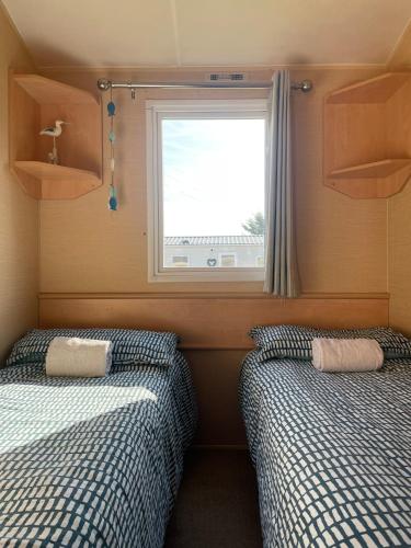 Rockley Park - Coral, Poole (photo 7)