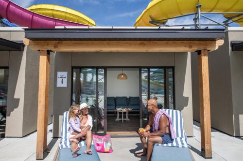 สระว่ายน้ำ, เมาต์โอลิมปัส วอเตอร์ พาร์ค แอนด์ ธีม พาร์ค รีสอร์ต (MT. OLYMPUS WATER PARK AND THEME PARK RESORT) in วิสคอนซินเดลส์ (WI)