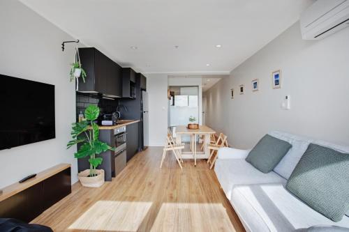 City Escape Apt with Views Pool - Gym, Auckland (Foto 5)
