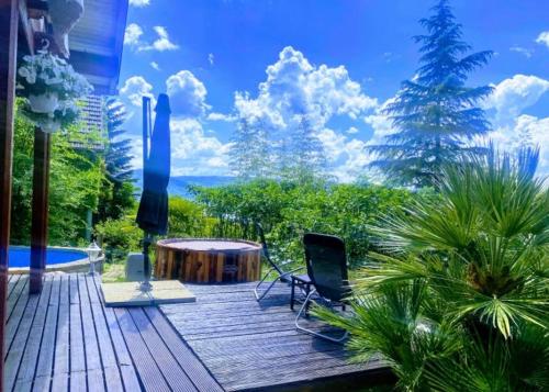 A környék, Mediterrán Vendégház (Mediterran Vendeghaz) in Zebegény