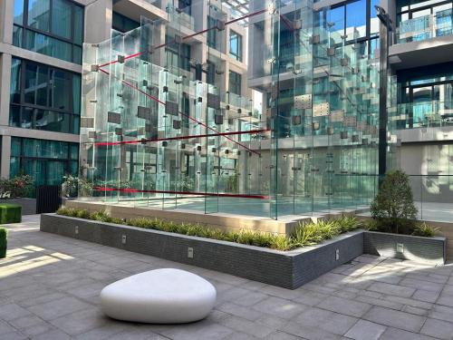 Premium 1BHK Apt In Signature living, JVC! Pool view, Dubai (foto 7)