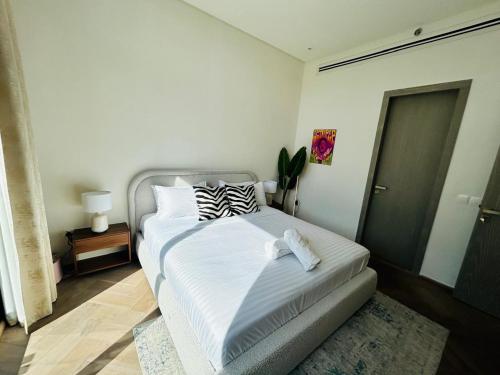Premium 1BHK Apt In Signature living, JVC! Pool view, Dubai (foto 3)