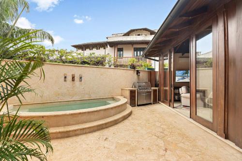 Beautiful Villa Walk to Beach