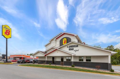 Super 8 by Wyndham Summersville - image 11
