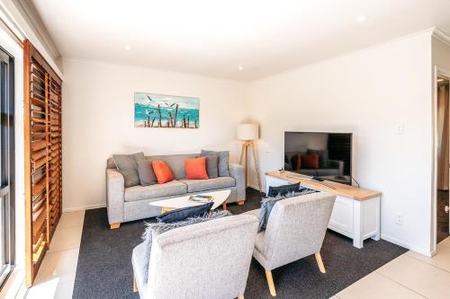 Onetangi Beach Apartments in Đảo Waiheke