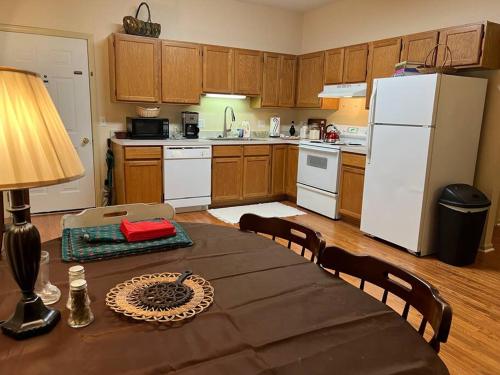 Spacious, Vibrant Downtown Apt Between Ann Arbor and Detroit Spacious, Vibrant Downtown Apt Between Ann Arbor and Detroit